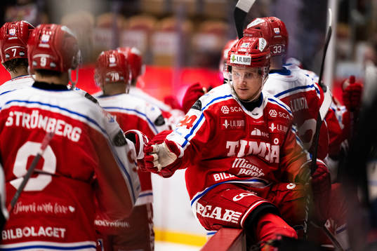 Timrås Sebastian Hartmann jublar