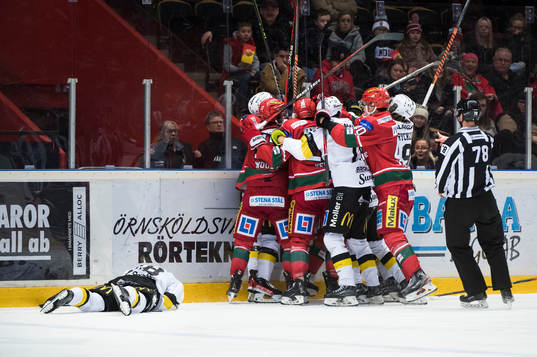Västerås Lukas Zetterberg skadas