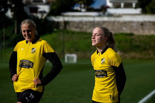 Elma Jubttila Nelhage och Anna Sandberg