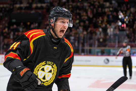 Brynäs Jacob Blomqvist jublar