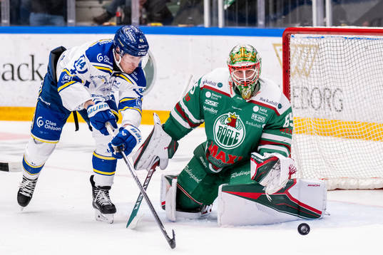 Leksands Carter Ashton oroar mot Rögles målvakt