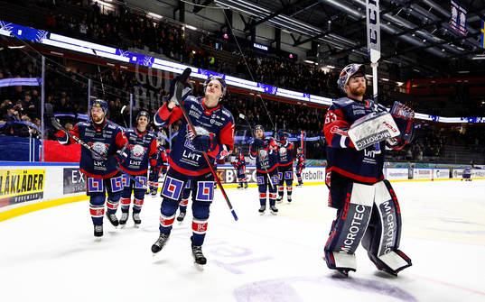 Linköpings spelare med Henrik Törnqvist och målvakt