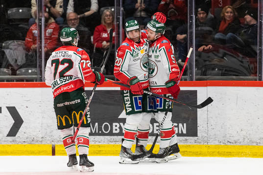 Frölundas Filip Johansson jublar med Patrik Carlsson och