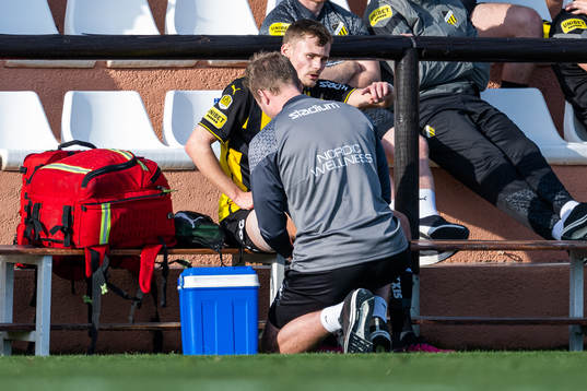 Häckens Oscar Uddenäs får vård