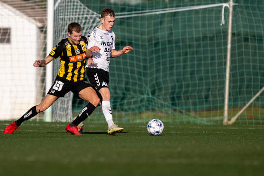 Häckens Simon Gustafson och Odds Conrad Wallem