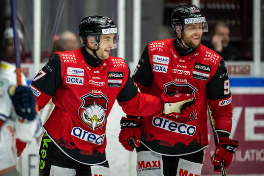 Malmö Redhawks Pathrik Westerholm och Carl Persson  jublar