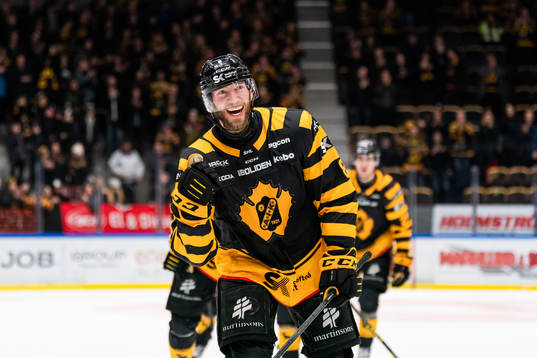 Skellefteås Petter Granberg jublar