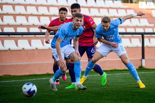 Patriot Sejdiu and Anton Tinnerholm of Malmö FF fights for the ball with Cerrillo Edwin of Dallas