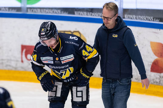 HV71s Emil Andrae leds av isen