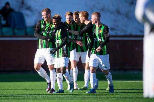 GAIS spelare jublar