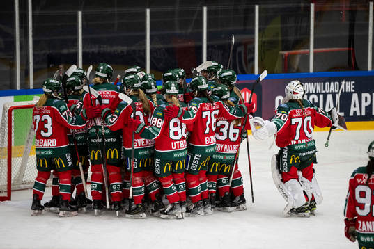 Frölundas spelare jublar