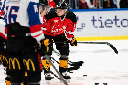 Skellefteås Jonathan Johnsson i Lövångers matchtröja