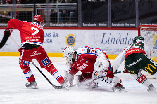 Frölundas Anders Borgman mot Timrås målvakt Jacob
