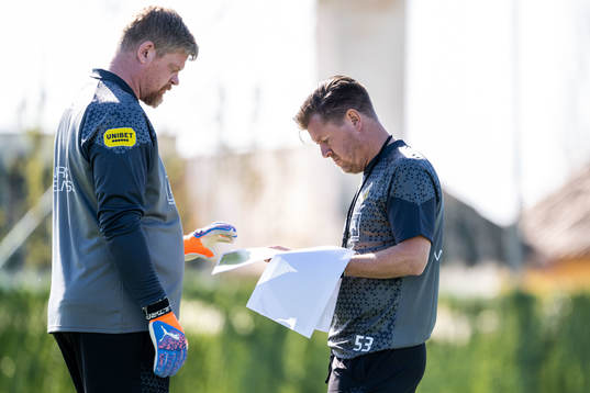Målvaktstränare Christoffer Källqvist  och assisterande tränare Jesper Ljung
