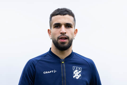 IFK Göteborgs Alai Hussain Ghasem innan  träningsmatchen i fotboll mellan IFK Göteborg och Tromsö den 6 februari 2023 i Benidorm. 