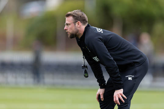 IFK Göteborgs assisterande tränare William Lundin innan träningsmatchen i fotboll mellan IFK Göteborg och Tromsö den 6 februari 2023 i Benidorm. 