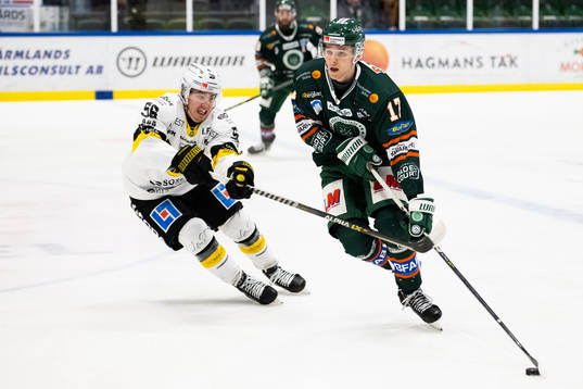 Kristianstads Oskar Hassel jagas av Västerås Alexander