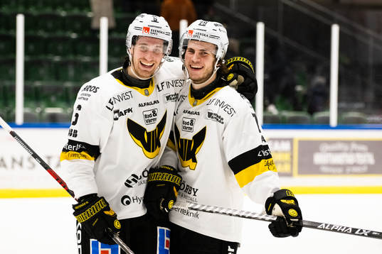 Västerås Gabriel Kangas och Nicholas Albano jublar