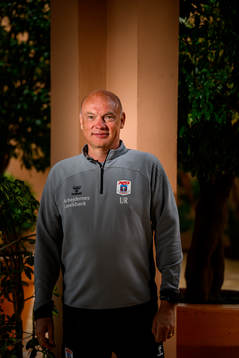 AGF Århus tränare Uwe Rösler poserar för ett porträtt
