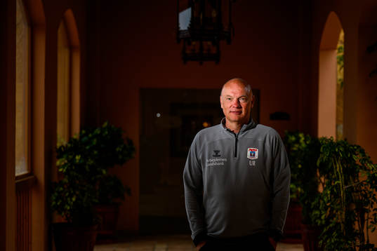 AGF Århus tränare Uwe Rösler poserar för ett porträtt