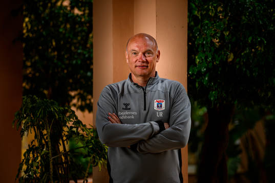 AGF Århus tränare Uwe Rösler poserar för ett porträtt
