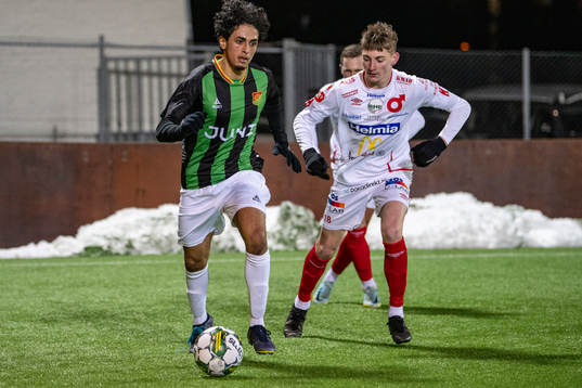 GAIS Amr Belhaj och Degerfors Jamie Bichis