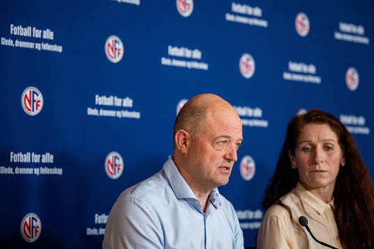 Karl-Petter Løken, general secretary, and Lise Klaveness, president of the Norwegian Football Association (NFF),