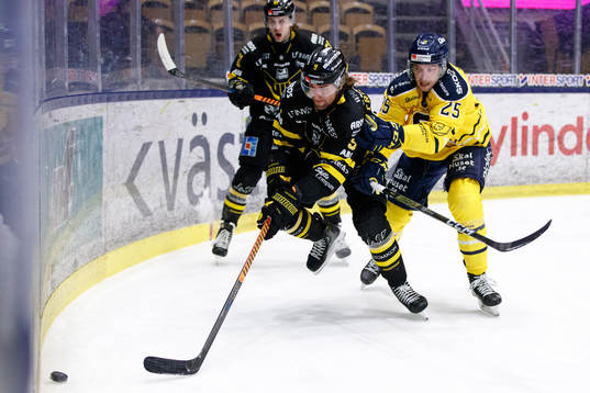 Västerås Mikael Frycklund och Södertäljes Viktor Lang