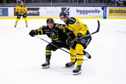 Västerås Alexander Lunsjö och Södertäljes Linus Videll