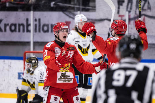 Almtunas Hampus Harlestam jublar