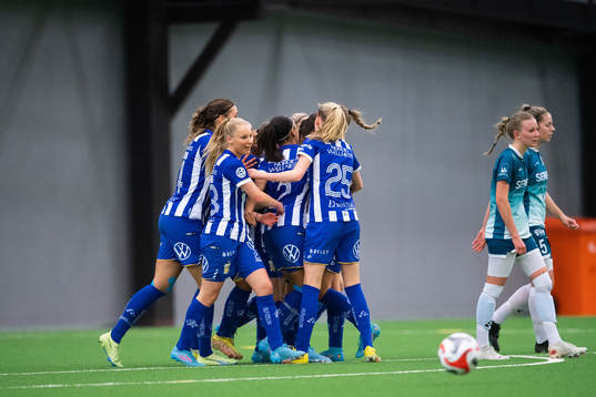 IFK Göteborgs spelare jublar