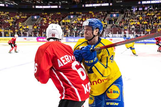 Carl Klingberg of Sweden