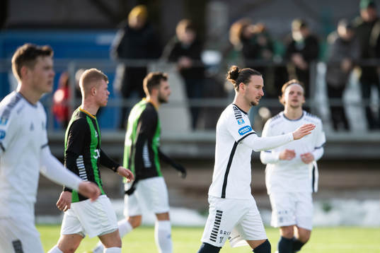 Utsiktens Edin Hamidovic jublar