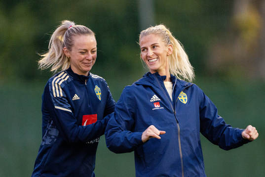 Amanda Ilestedt and Sofia Jakobsson of the Swedish women's