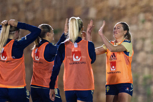 Freja Olofsson of the Swedish women's national football team at a training session