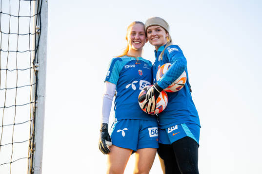 Goalkeeper Sunniva Skoglund and goalkeeper Guro Pettersen