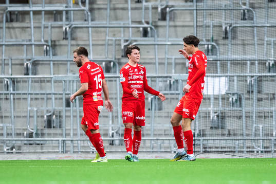 Värnamos Jesper Dickman jublar efter 1-4