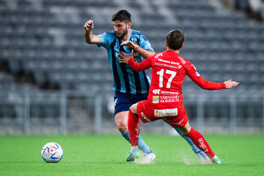 Djurgårdens Besard Sabovic och Värnamos Jesper Dickman