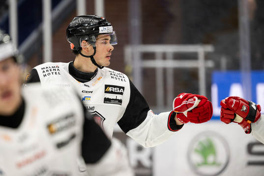 Malmö Redhawks Oliver Lauridsen jublar