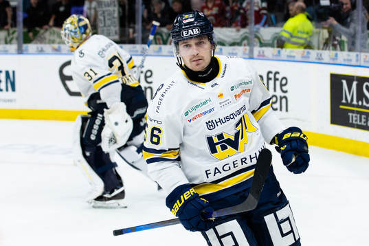 HV71s Fredrik Forsberg jublar