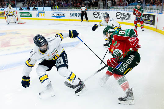 HV71s Taylor Matson och Frölundas Ryan Lasch