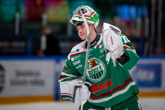 Rögles målvakt Calle Clang jublar