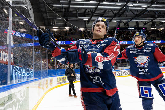 Linköpings Arvid Costmar jublar