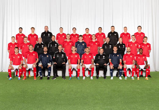  Noah Shamoun, Saku Ylätupa, MV-tränare Donald Arvidsson, Kevin Jensen, Johan Karlsson, Isak Bjerkebo, Romario Sipiao, Ledare Emin Nouri, Axel Lindahl, Sebastian Nilsson. Mittenledet från vänster: Rony Jansson, David Olafsson, Ledare Ola Ragnarson, Ledare Johan Steglander, Armandas Kucys, Casper Anderssom, Mileta Rajovic, Teknisk chef Jens Nilsson, Fysio Ida Wiberg, Elias Olsson, Isak Vidjeskog. Sittande från vänster: Simon Skrabb, Lars Saetra, Ricrado Friedrich, Huvudtränare Henrik Jensen, Carl Gustavsson, Rasmus Sjöstedt, Ass.tränare Jens Karlsson, Jacob Kindberg, Robert Gojani, Nahom Netabay.