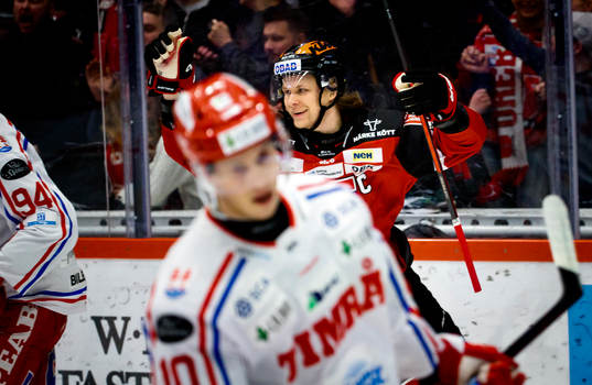 Örebros Rodrigo Abols jublar vid 1-0