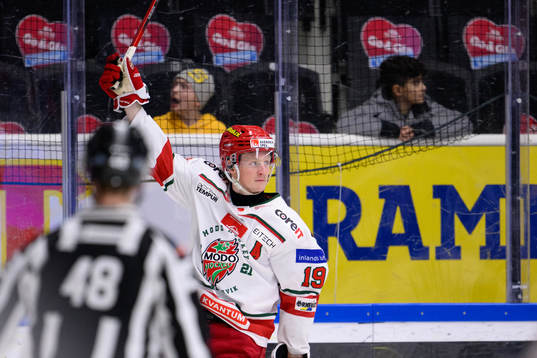 Modos Erik Karlsson jublar