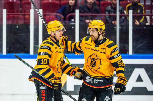 Skellefteås Joakim Lindström jublar