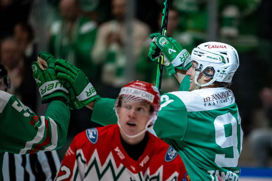 Rögles Adam Tambellini  jublar