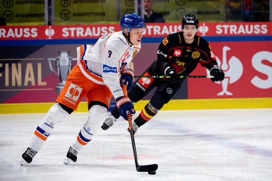 Tapparas Waltteri Merelä and Luleås Julius Honka