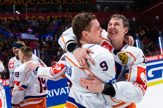 Tapparas Waltteri Merelä and Jori Lehterä celebrates